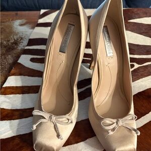 BCBGMaxAzria Cream Heels with Bow Detail